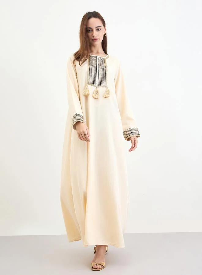 أميرة جلابية مطرزة بشرابات